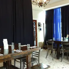 Dinette Triple Crown