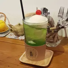 Asobinikite