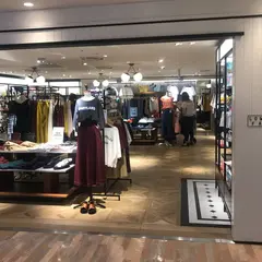LOWRYS FARM ルミネエスト