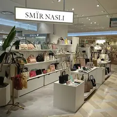 SMIR NASLI ルミネ横浜店