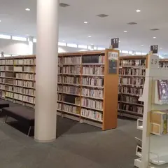 稲城市立中央図書館