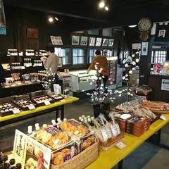 岡直三郎商店 醤油蔵