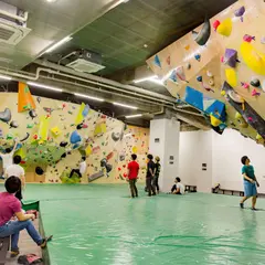 Rockyボルダリングジム 新宿曙橋店