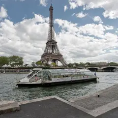 Batobus Tour Eiffel