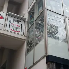 スニーカーショップSKIT 福岡・大名店