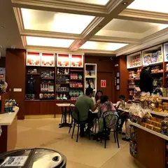 Ghirardelli Soda Fountain & Chocolate Shop