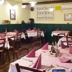 Štorja pod stopnicami