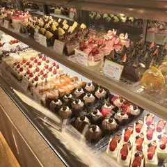 Sweets Shop YOSHIDA (スイーツショップヨシダ)