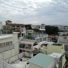 沖縄ゲストハウス リトルアジア