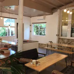 誰もいないカフェ