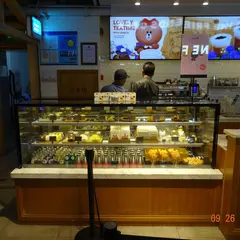 LINE FRIENDS CAFE & STORE