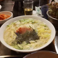 セマウル食堂（새마을식당）