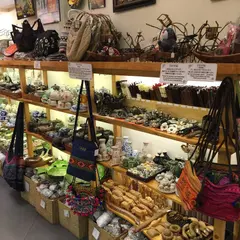 TROPIC - Souvenir Shop