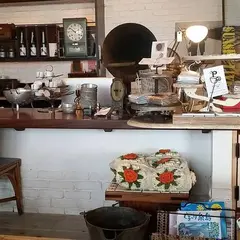 蚤の市×カフェ/shabby cafe hana*bi 【ハナビ】