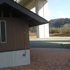 原田高架下公園