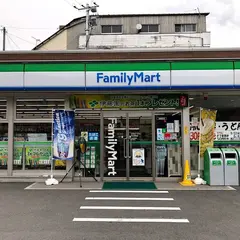 ファミリーマート 津山駅前店