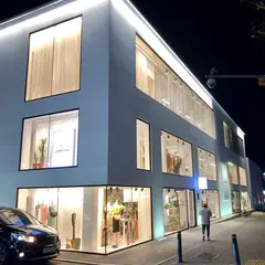 & Othere Stories 狎鴎亭店