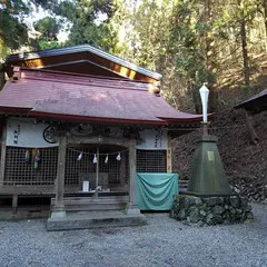 軍刀利神社