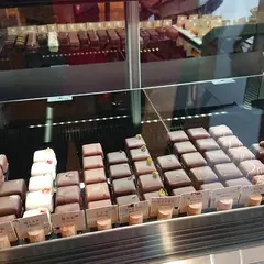 チョコレート専門店「toco towa」（とことわ）