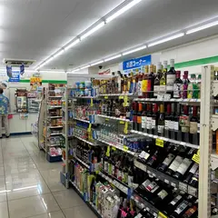 ファミリーマート 読谷とや店