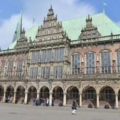 Town Hall and Roland on the Marketplace of Bremen（ブレーメンのマルクト広場の市庁舎とローラント像）