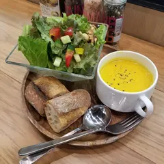 カフェカルディーノ＋wine 溜池山王メトロピア店