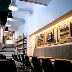 BOOK & CAFE DANAPOINT（ダナポイント）
