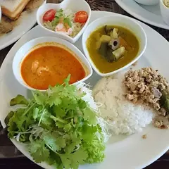 Thai Food ＆ Cafe チャン・ノーイ
