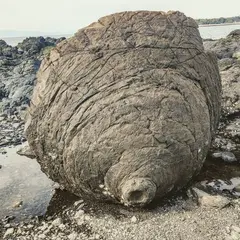 おっぱい岩