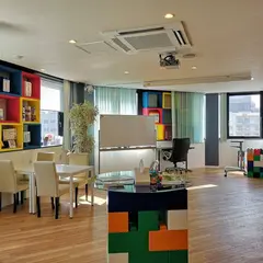 カラーブロックオフィス&カフェ COLOR BLOCK OFFICE&CAFE 【ワーキングカフェ/コワーキングスペース/レンタルオフィス 】