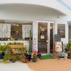 くじらブックス＆Zou Cafe