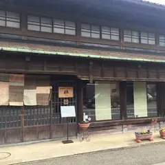 ギャラリー＆カフェむく（椋）
