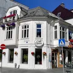 Café Opera