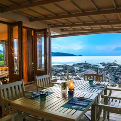 Sea Salt Lounge & Grill