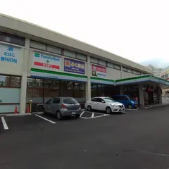 ファミリーマート プラスりうぼう 泉崎店