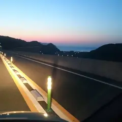 カネコツカサ