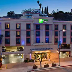 Holiday Inn Express & Suites Hollywood Walk Of Fame