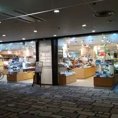 京都クラフトマート 新・都ホテル店