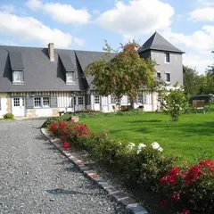 chambres d'hôtes Le Manoir du petit saint pierre. Chambres et suites charmantes sur les hauteurs de Honfleur, à 3 minutes en voiture du centre.