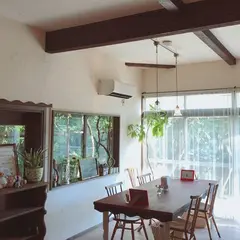 森の中のCAFE PARIS