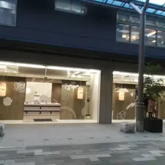 JINS 京都寺町通店