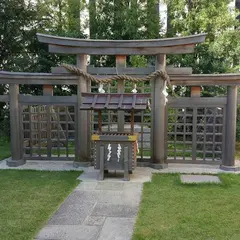 三輪神社（ギンザコマツ西館屋上庭園内）