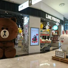 LINE FRIENDS Cafe & Store Busan