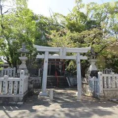 忍陵（しのぶがおか）神社