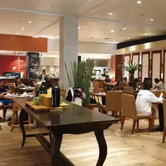 ルーツ ヒルズ グリルハウス