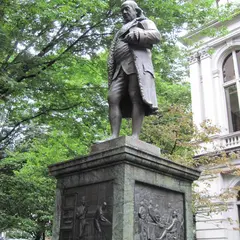 Benjamin Franklin Statue