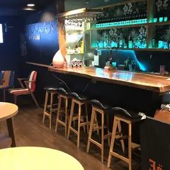 Bar Queen（クイーン・ベトナム・アオザイ・バー・湯島・御徒町・上野）