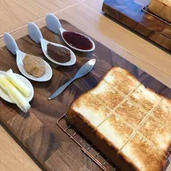 高級食パン専門店 嵜本 札幌南13条店
