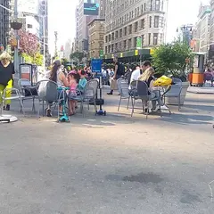 フラットアイアン・パブリック・プラザ