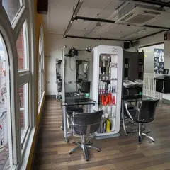 The Academy @ Robert Chambers Hairdressing